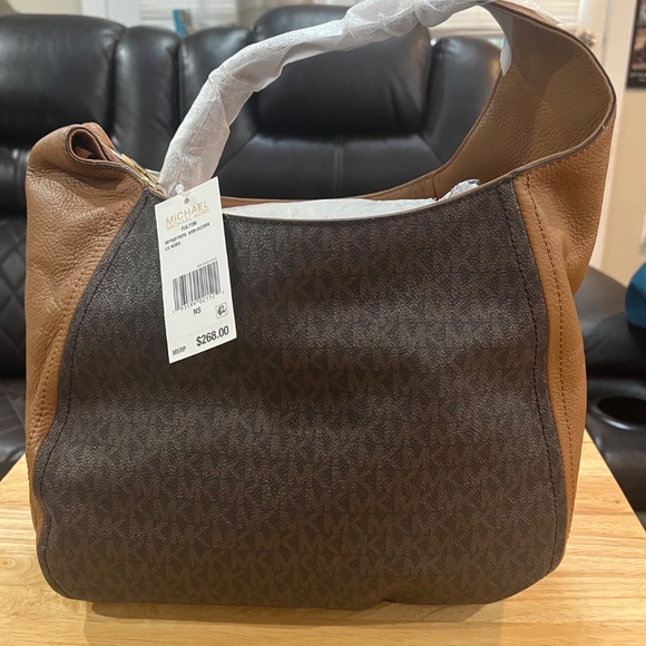 Michael Kors Fulton Signature Brown/Acorn Large Hobo Shoulder Bag - Picture 4 of 6